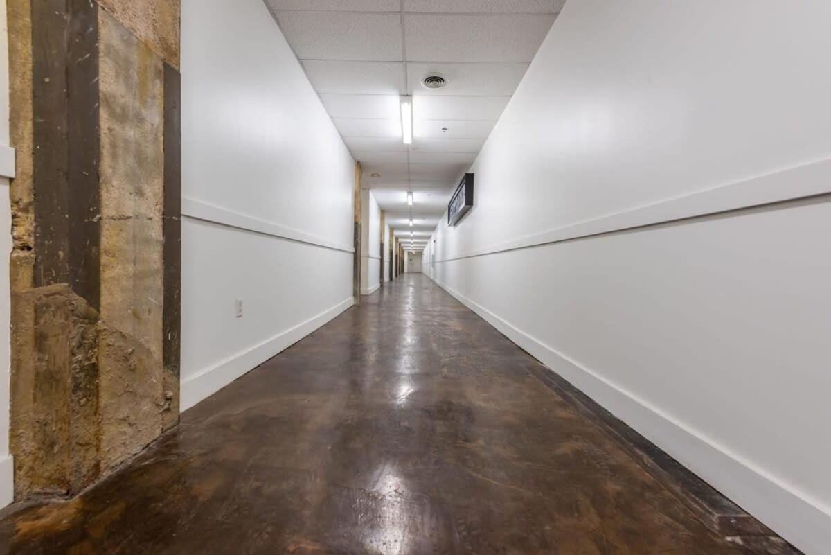 2Br 2Ba Spacious Historic Loft With Gym By Envitae Kansas City Bagian luar foto