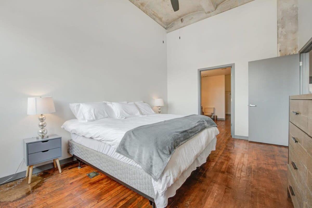 2Br 2Ba Spacious Historic Loft With Gym By Envitae Kansas City Bagian luar foto