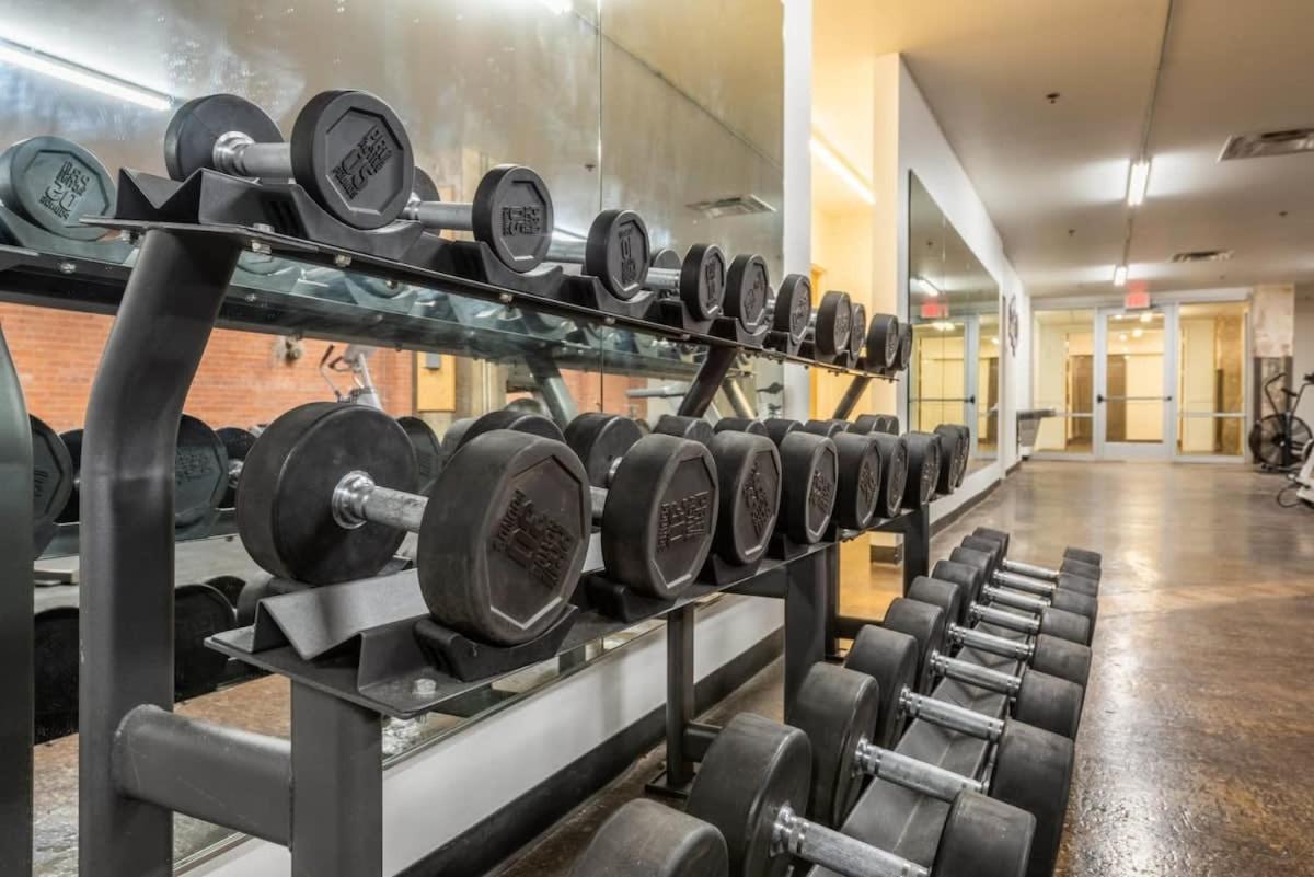 2Br 2Ba Spacious Historic Loft With Gym By Envitae Kansas City Bagian luar foto